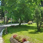 Pm Services Garden Apartman *